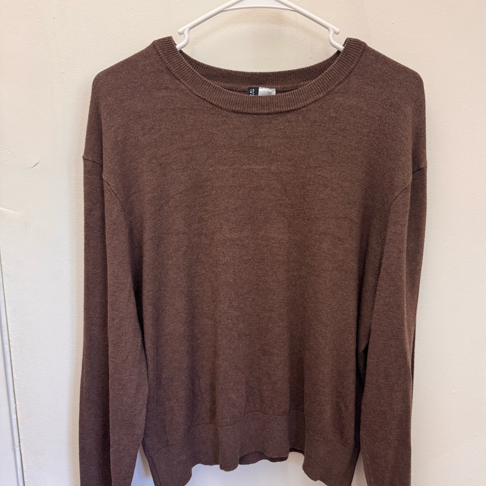 H&M brown women’s crew sweater size medium